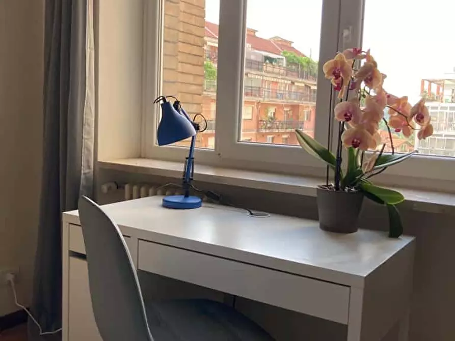 Immagine 4 di Camera in affitto  in Via Tiziano Vecellio46 a Torino