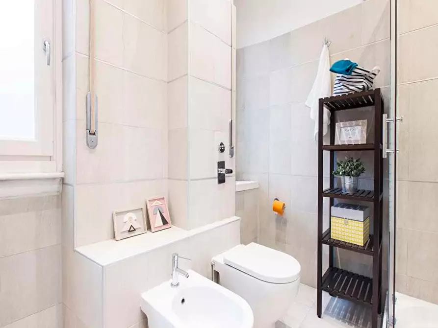 Immagine 44 di Camera in affitto  in Via Col Moschin1 a Milano