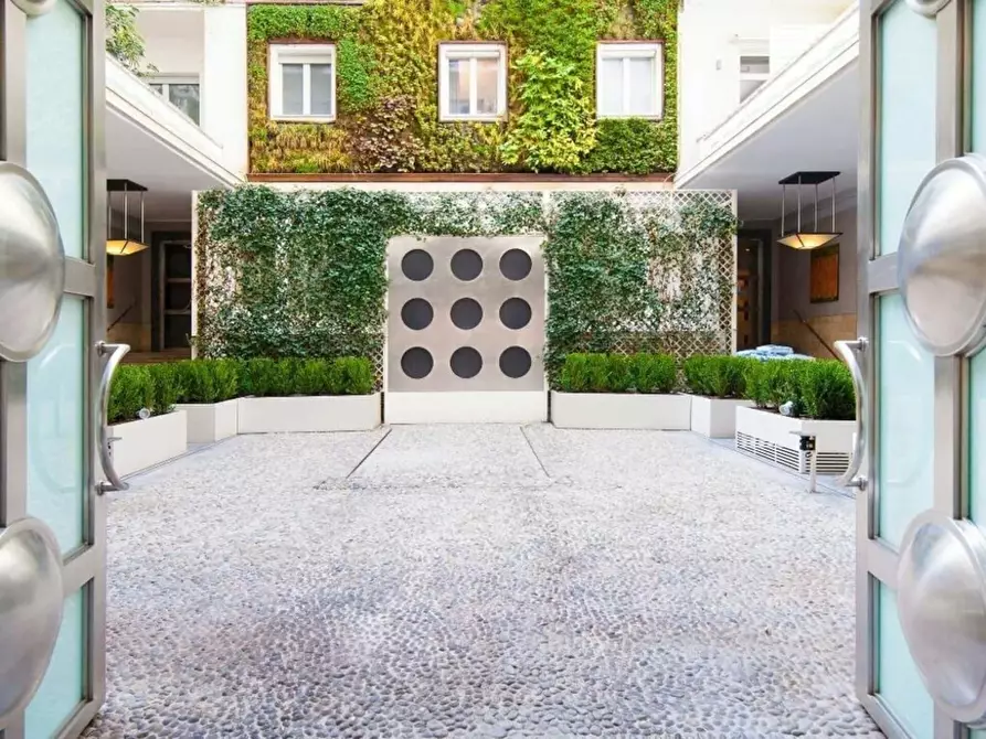 Immagine 5 di Appartamento in affitto  in Piazza Santa Maria Beltrade1 a Milano