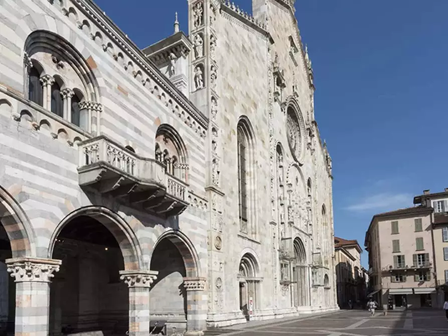 Immagine 27 di Appartamento in affitto  in Vicolo Duomo a Como