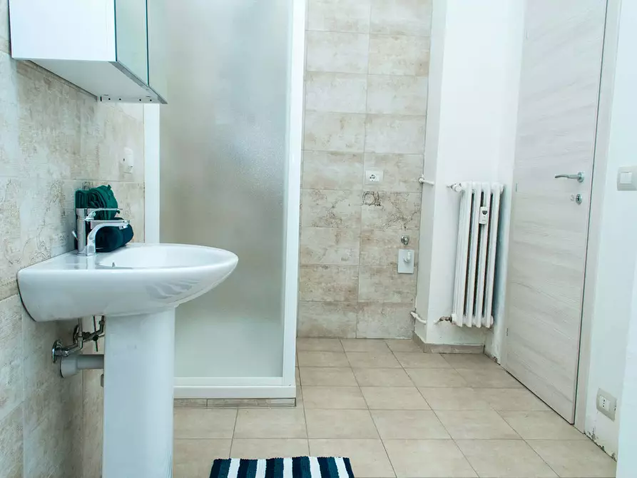 Immagine 12 di Camera in affitto  in Piazza Tancredi Galimberti25 a Torino