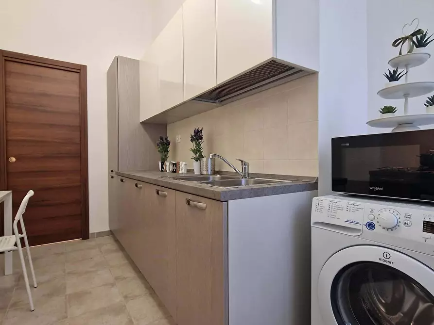 Immagine 14 di Camera in affitto  in Via Cerveteri13 a Roma