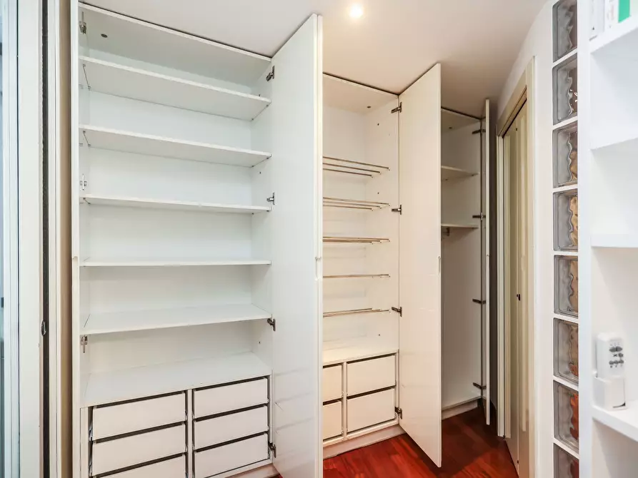 Immagine 39 di Appartamento in affitto  in Via Alserio30 a Milano