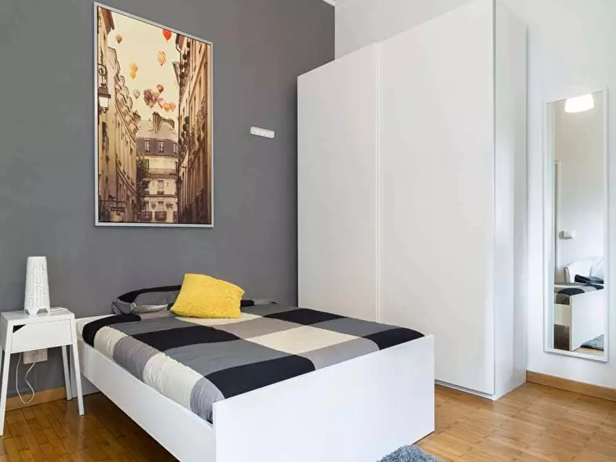 Immagine 3 di Camera in affitto  in Via Tarquinio Prisco3 a Milano