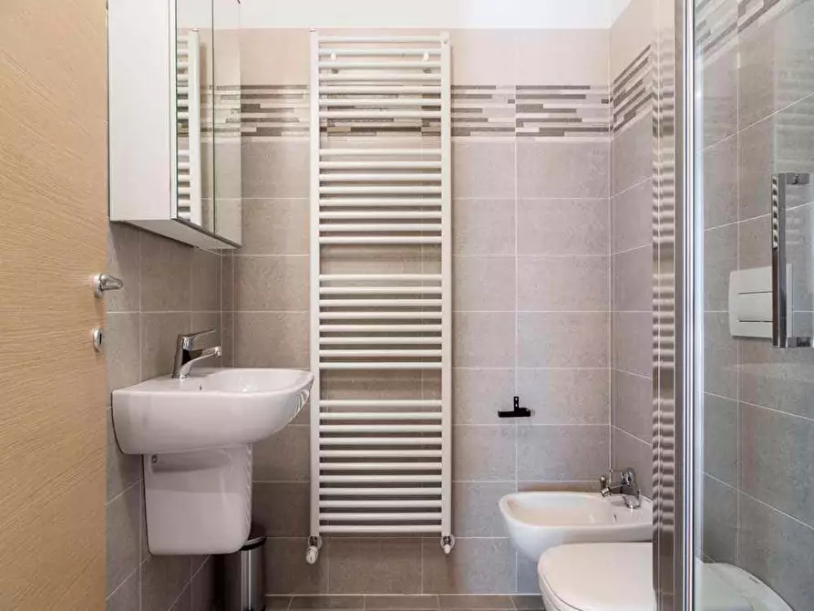 Immagine 9 di Camera in affitto  in Via Gardone5 a Milano