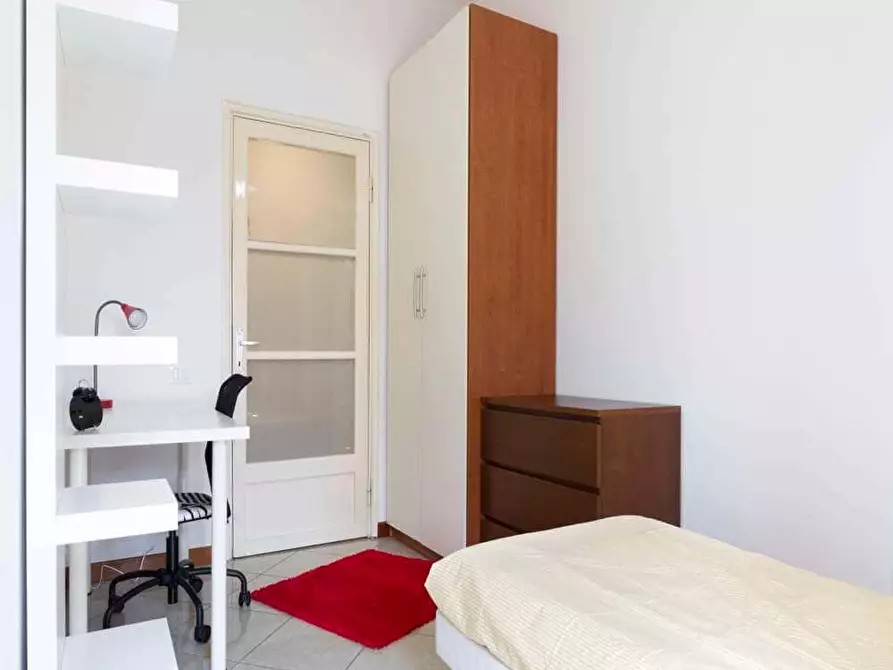 Immagine 12 di Camera in affitto  in Via Giuseppe Meda34 a Milano
