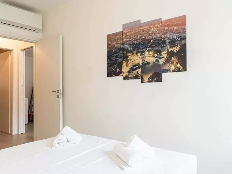Immagine 30 di Appartamento in affitto  in Via Ippolito Rosellini2 a Milano