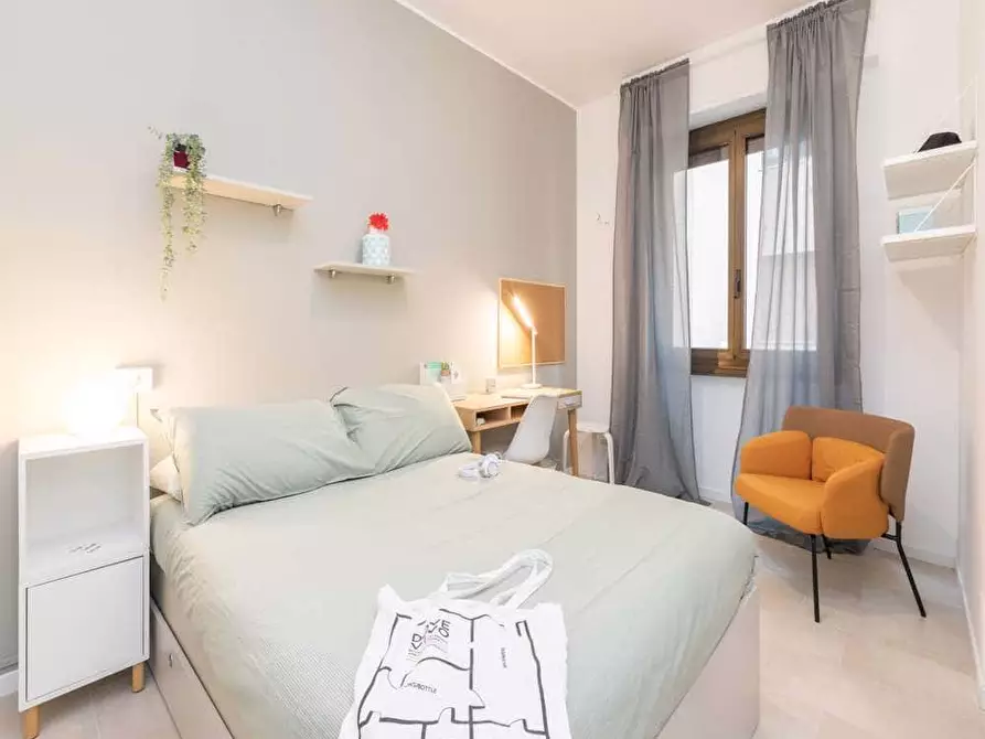 Immagine 22 di Camera in affitto  in Via Salasco1 a Milano