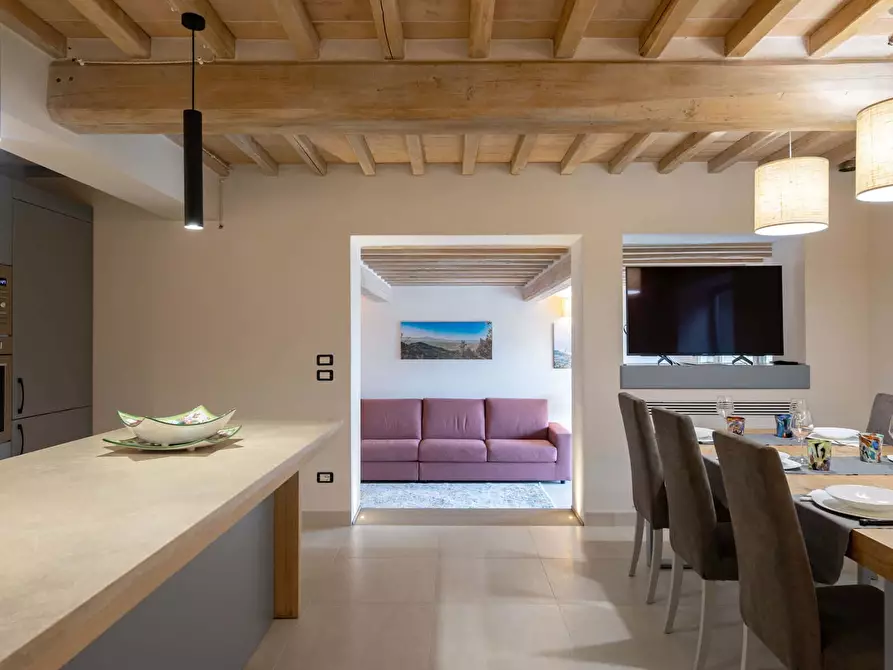 Immagine 15 di Appartamento in affitto  in Località Torreone95 a Cortona