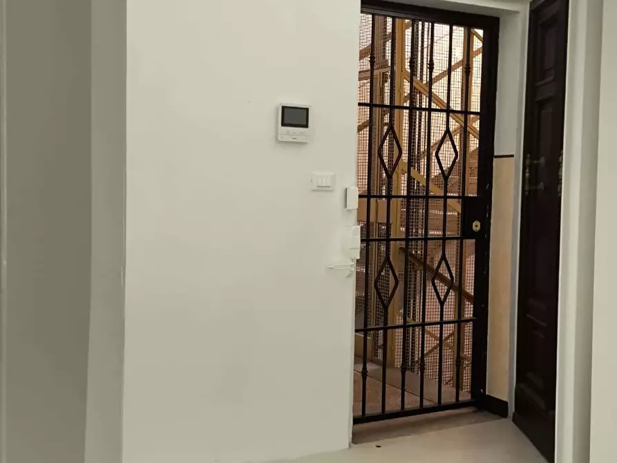 Immagine 130 di Appartamento in affitto  in Via Irnerio9 a Bologna