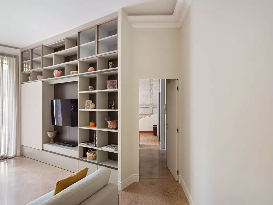 Immagine 5 di Appartamento in affitto  in Via dei Piatti4 a Milano