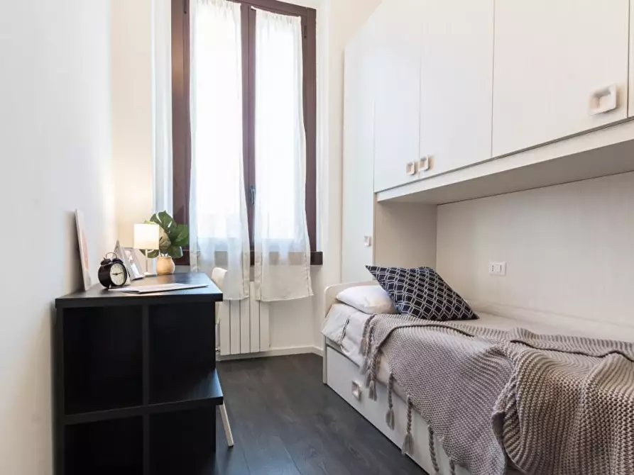 Immagine 2 di Camera in affitto  in Via Giovanni Pezzotti44 a Milano