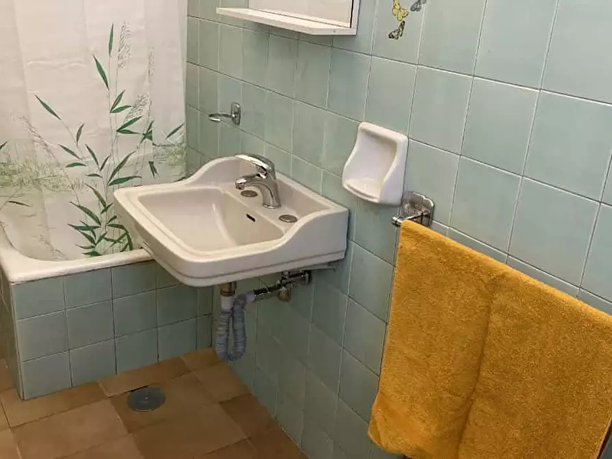 Immagine 27 di Camera in affitto  in Via Giovanni Segantini75 a Milano