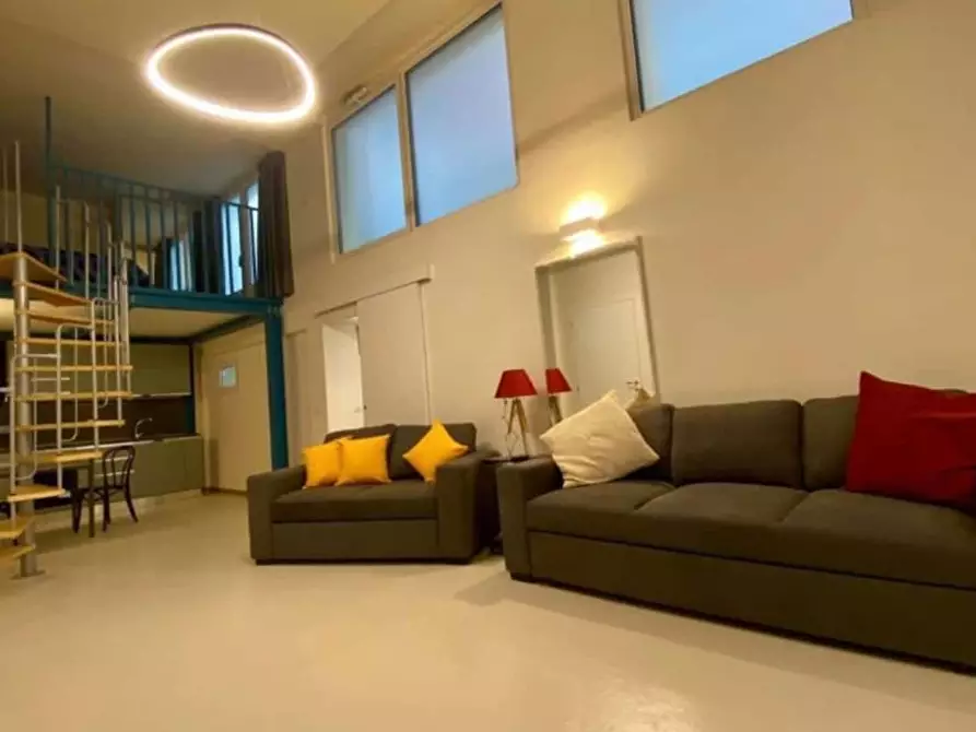 Immagine 8 di Appartamento in affitto  in Via Macedonio Melloni17 a Milano