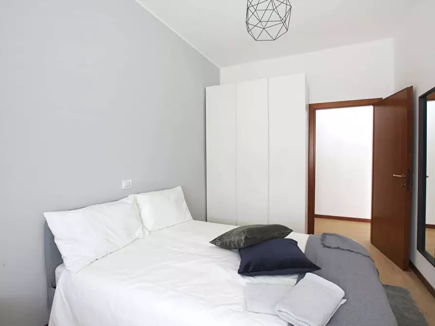 Immagine 3 di Camera in affitto  in Via Carlo Marx5 a Milano