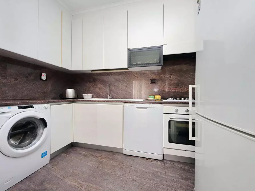 Immagine 15 di Appartamento in affitto  in Via Laurentina3 a Roma