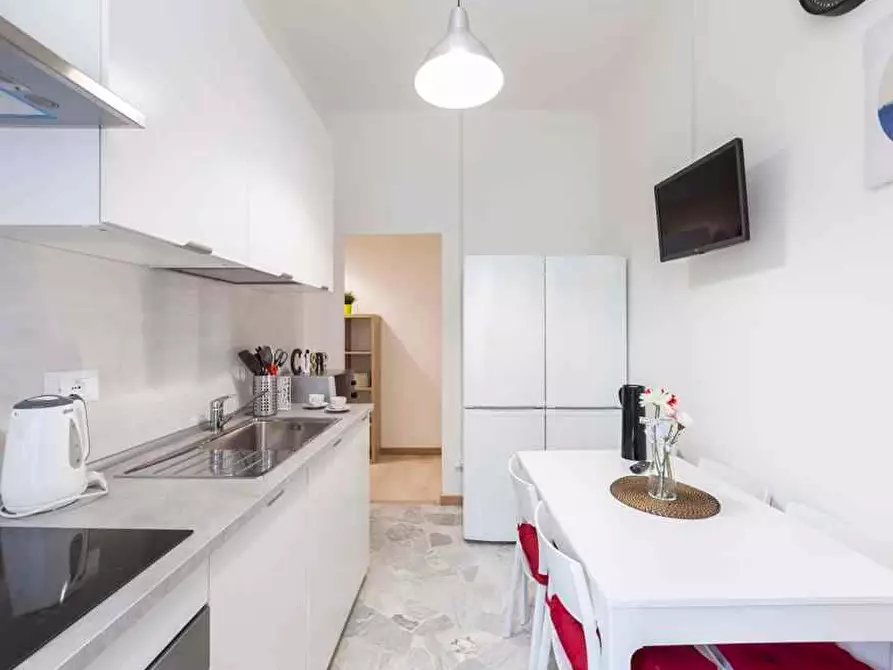 Immagine 25 di Camera in affitto  in Via Lorenteggio84 a Milano