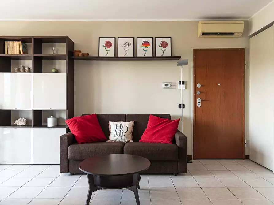 Immagine 2 di Appartamento in affitto  in Via Vico Magistretti3 a Milano