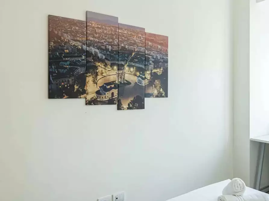 Immagine 34 di Appartamento in affitto  in Via Ippolito Rosellini2 a Milano