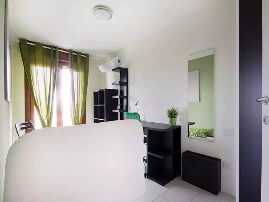 Immagine 5 di Camera in affitto  in Largo Cavalieri di Malta8 a Milano