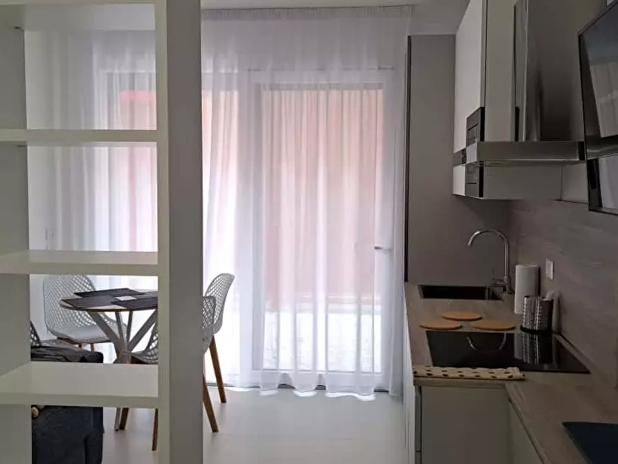 Immagine 2 di Appartamento in affitto  in Via Mascarella86 a Bologna
