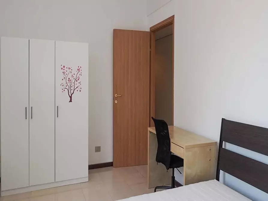 Immagine 1 di Camera in affitto  in Via Vincenzo Giordano Orsini18 a Milano