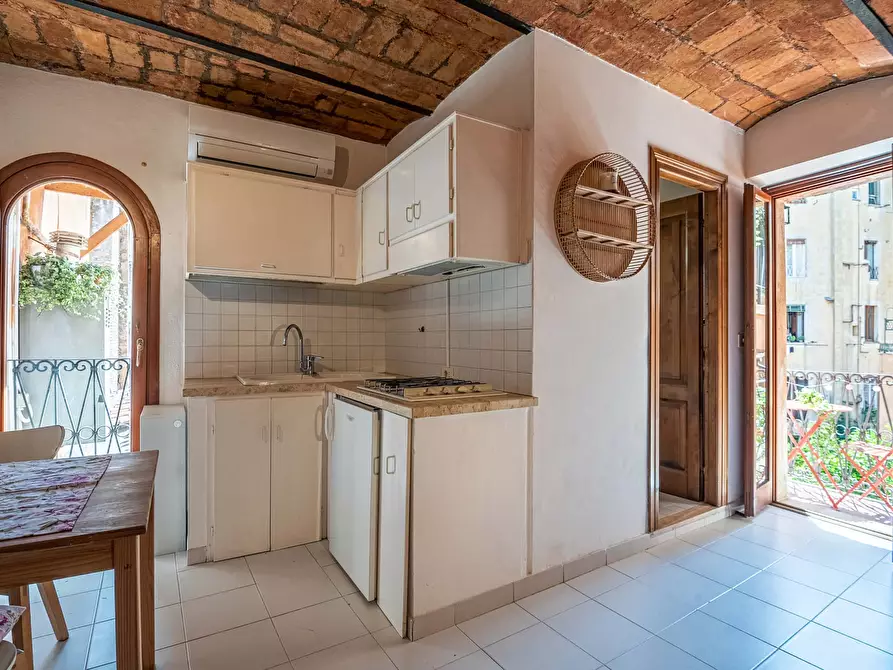 Immagine 14 di Appartamento in affitto  in Via della Scala63 a Roma