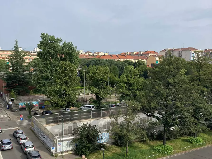 Immagine 6 di Camera in affitto  in Via Tiziano Vecellio46 a Torino