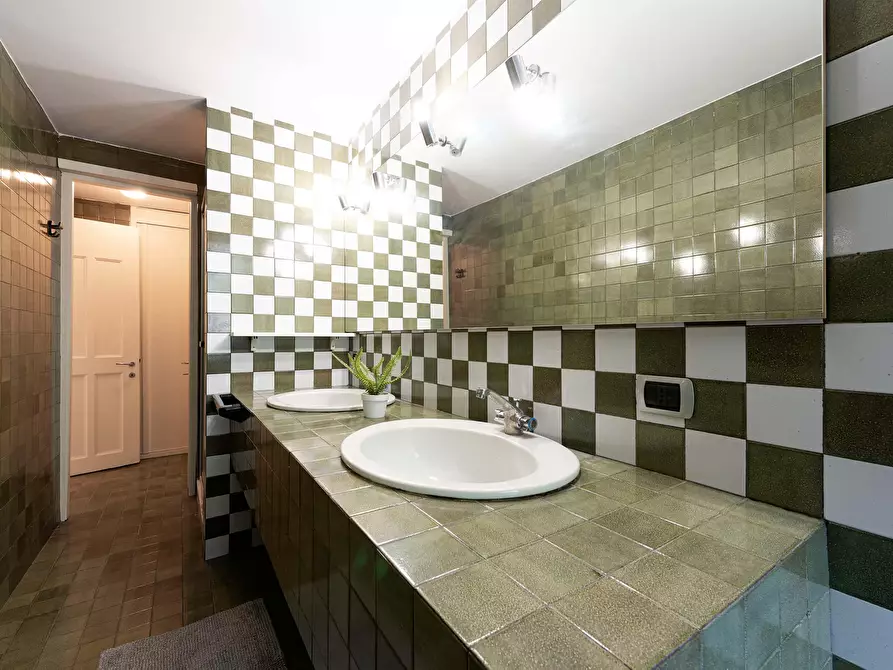 Immagine 9 di Camera in affitto  in Via Andrea Costa1 a Milano