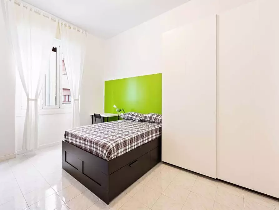 Immagine 3 di Camera in affitto  in Via Pantigliate6 a Milano