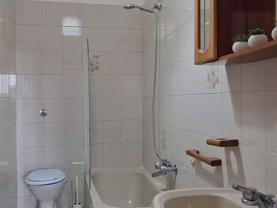 Immagine 10 di Camera in affitto  in Via Aleardo Aleardi12 a Roma