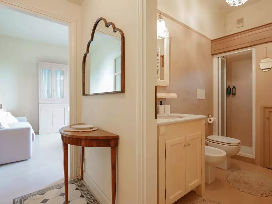 Immagine 10 di Appartamento in affitto  in Via de' Castagnoli14 a Bologna