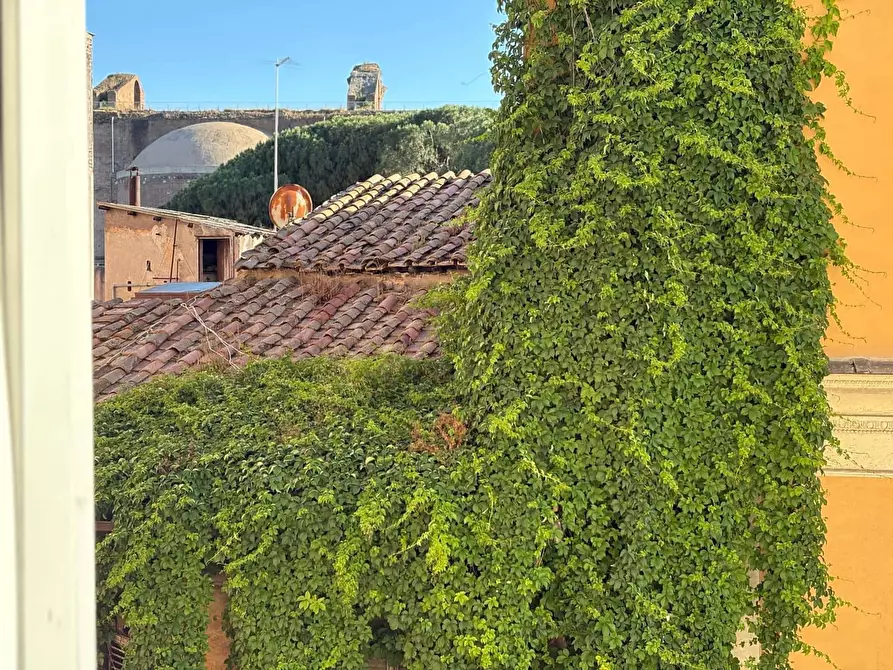Immagine 12 di Appartamento in affitto  in Via Cavour310 a Roma