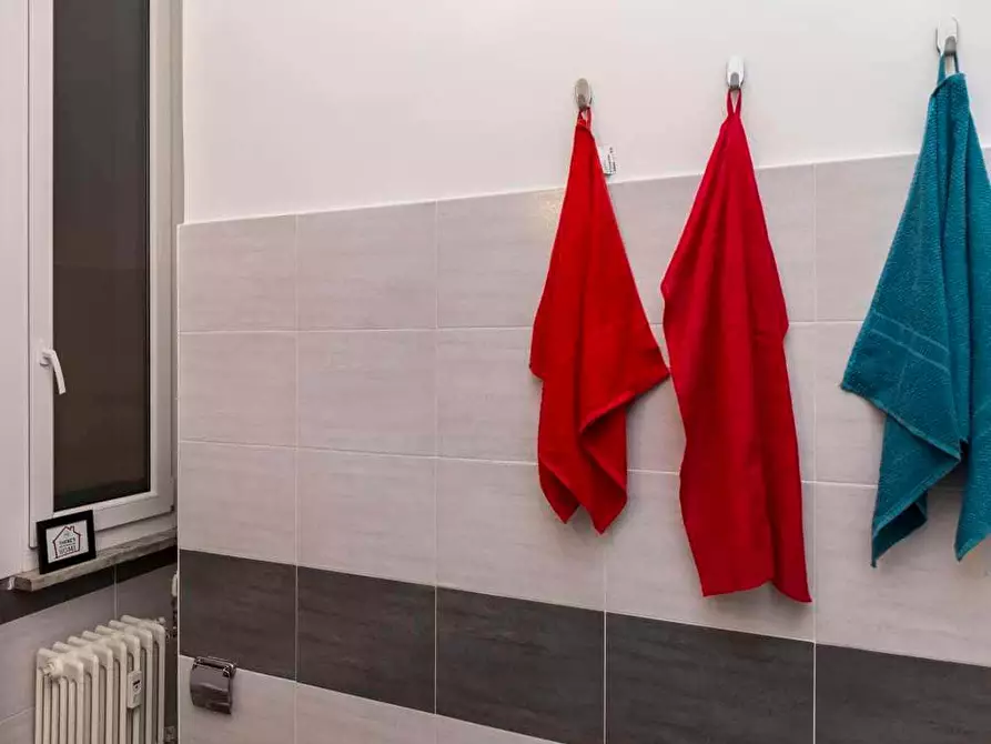 Immagine 38 di Camera in affitto  in Via Giulio Tarra1 a Milano