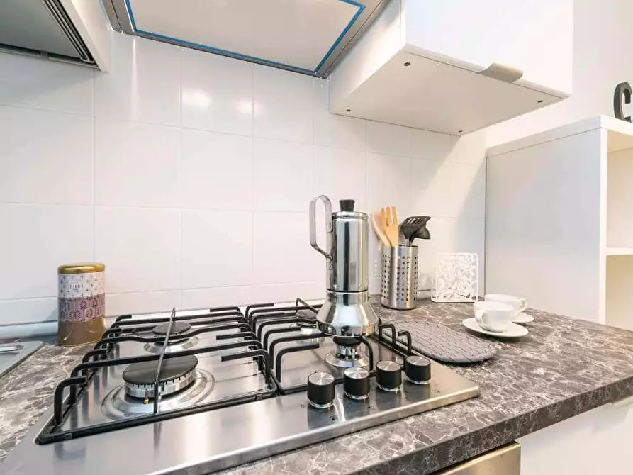 Immagine 24 di Camera in affitto  in Corso San Gottardo40 a Milano