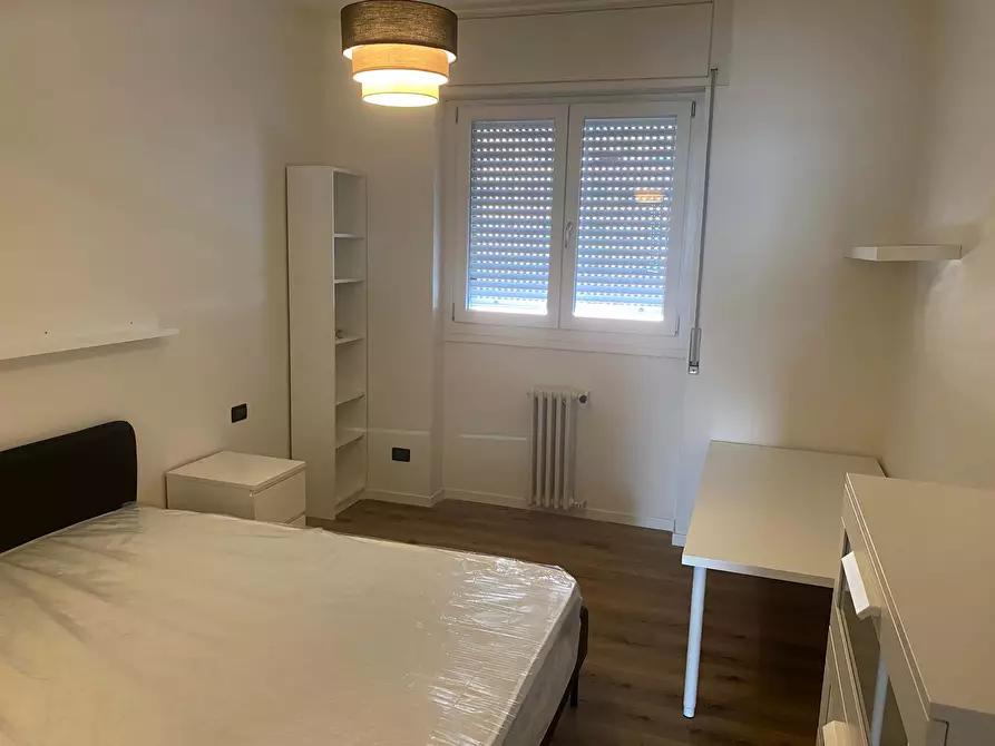Immagine 1 di Camera in affitto  in Via Carlo Marx3 a Milano