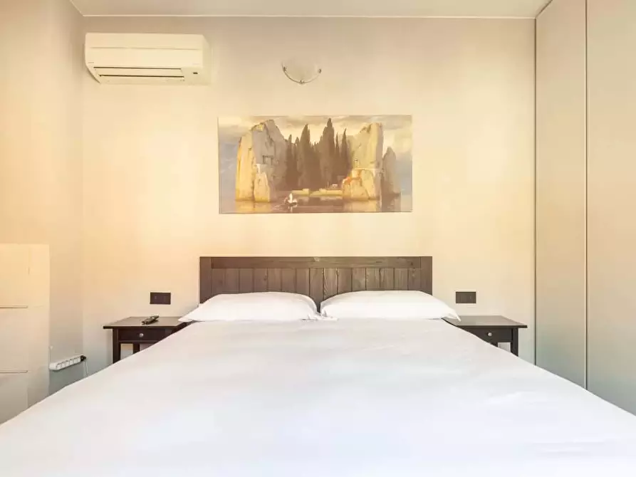 Immagine 25 di Appartamento in affitto  in Via Friuli51 a Milano