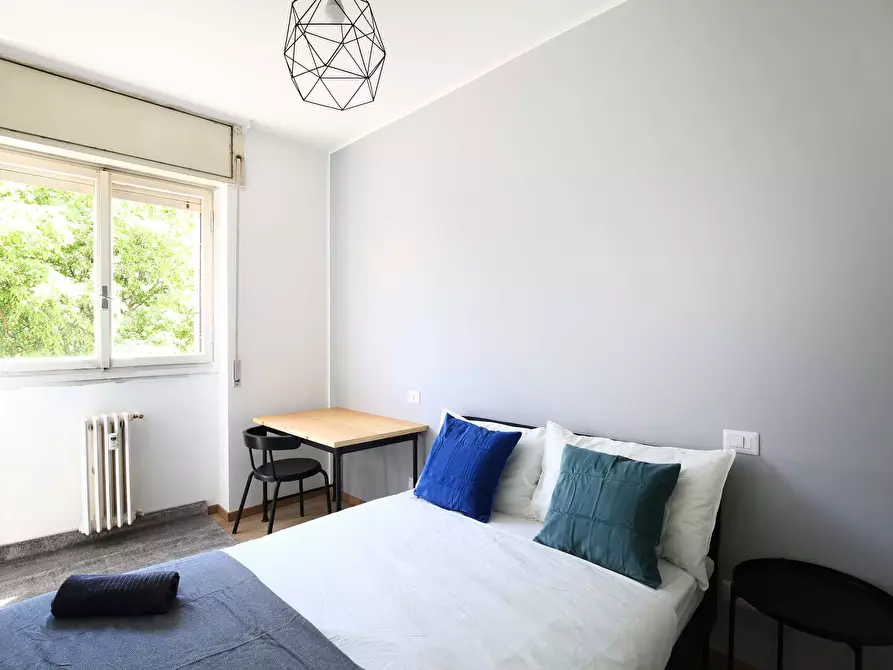 Immagine 3 di Camera in affitto  in Via Carlo Marx6 a Milano