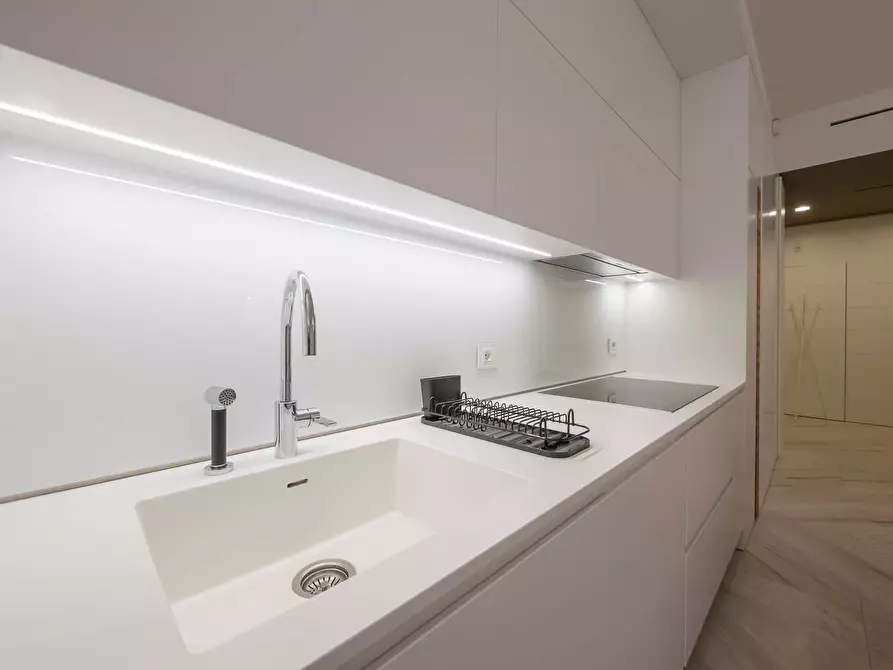 Immagine 12 di Appartamento in affitto  in Corso Europa10 a Milano