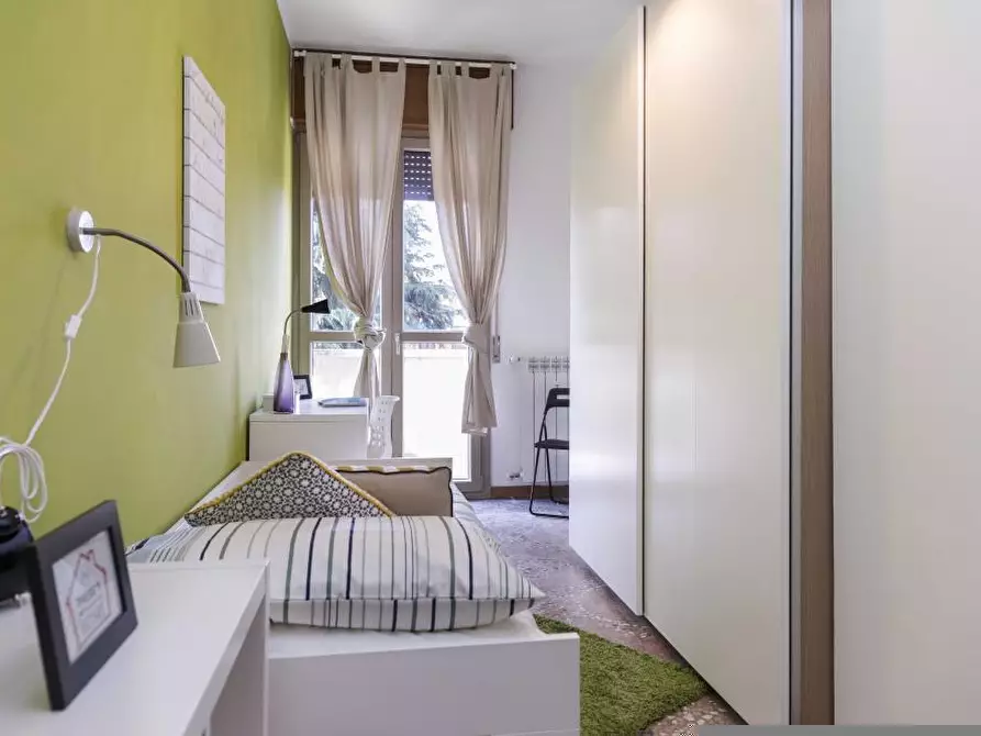 Immagine 6 di Camera in affitto  in Viale Giovanni Vicini20 a Bologna