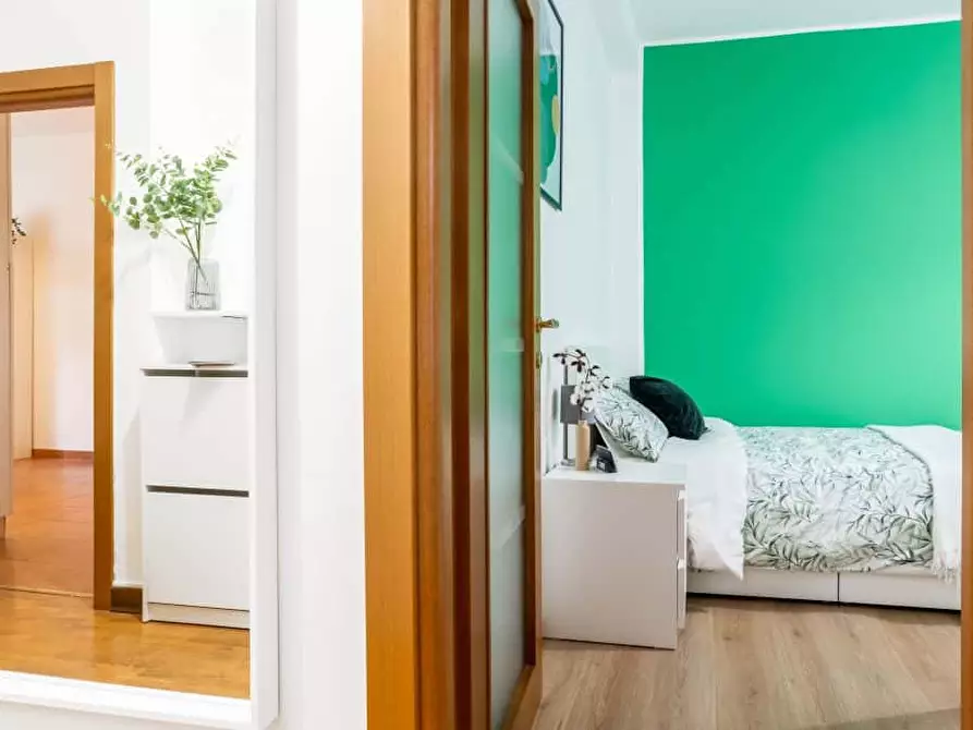 Immagine 5 di Camera in affitto  in Via Tavazzano10 a Milano