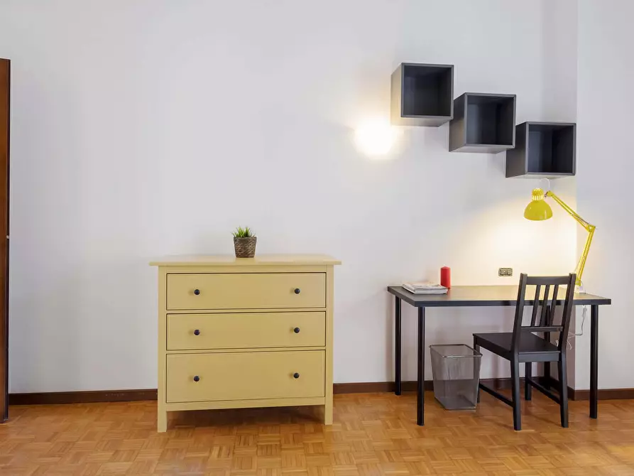 Immagine 3 di Camera in affitto  in Via Curtatone14 a Milano