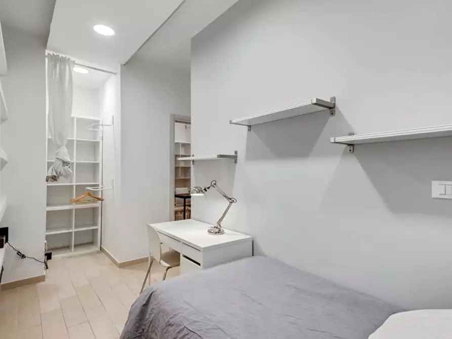 Immagine 2 di Camera in affitto  in Via Antonio Fogazzaro19 a Milano