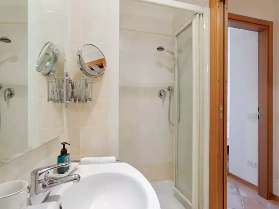 Immagine 7 di Appartamento in affitto  in Via di Crosada1 a Trieste