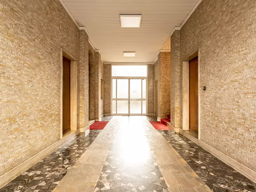 Immagine 18 di Appartamento in affitto  in Via Leone Tolstoi49 a Milano