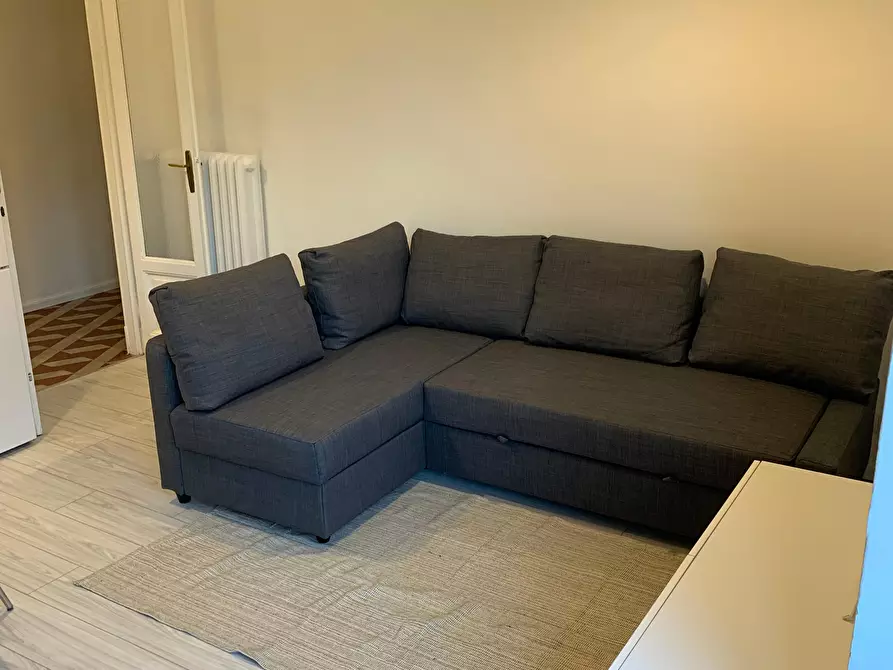 Immagine 3 di Camera in affitto  in Alzaia Naviglio Grande10 a Milano