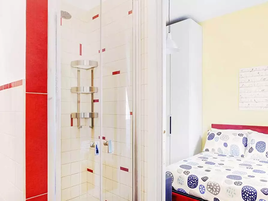 Immagine 29 di Camera in affitto  in Via Montebruno12 a Roma