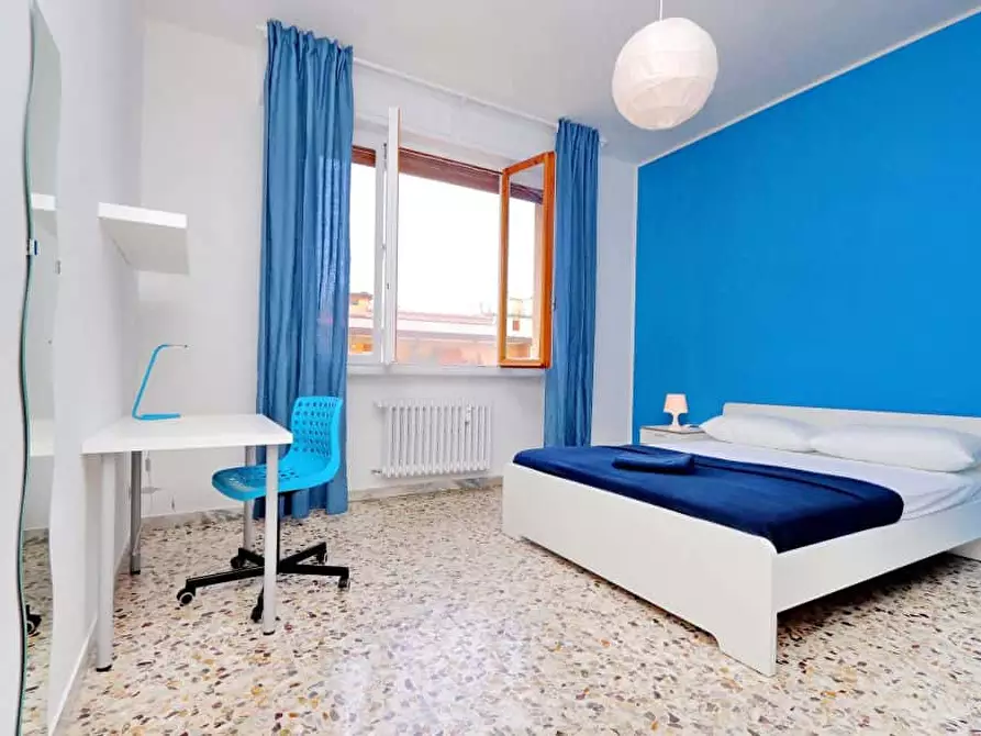 Immagine 4 di Camera in affitto  in Via Vincenzo Bellini56 a Firenze