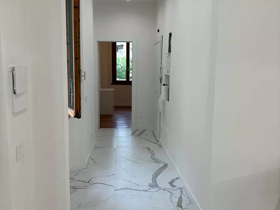 Immagine 24 di Camera in affitto  in Via Cassia29 a Firenze