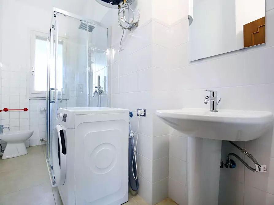 Immagine 21 di Camera in affitto  in Via Carlo Marx6 a Milano